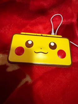 Nintendo 2DS XL  Pikachu Edition