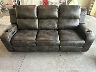 100% Leather Couch (Practically brand new)