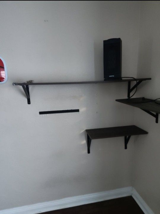 Shelf's With Brackets