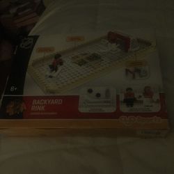 Oyo sports 100 pieces backyard rink Chicago blackhawks