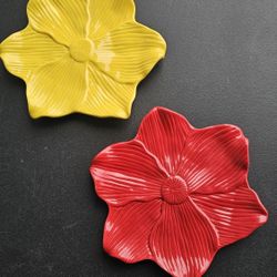 Poinsettia Appetizer or snacks Plates 2