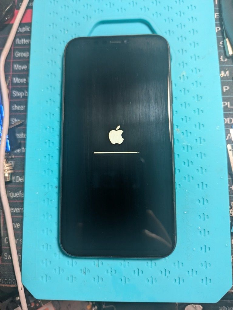 Space Gray iPhone 11 64GB