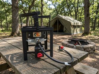 Bass Pro Shops High Pressure Outdoor Fish Turkey Fryer Propane Burner Stand Cooker! Works great!