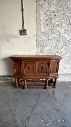 Vintage Solid Wooden Sideboard/Buffet Cabinet