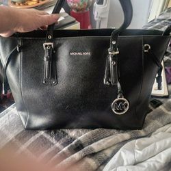 Michael Kors Voyager Purse