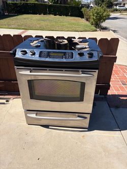 GE gas range with convection over
