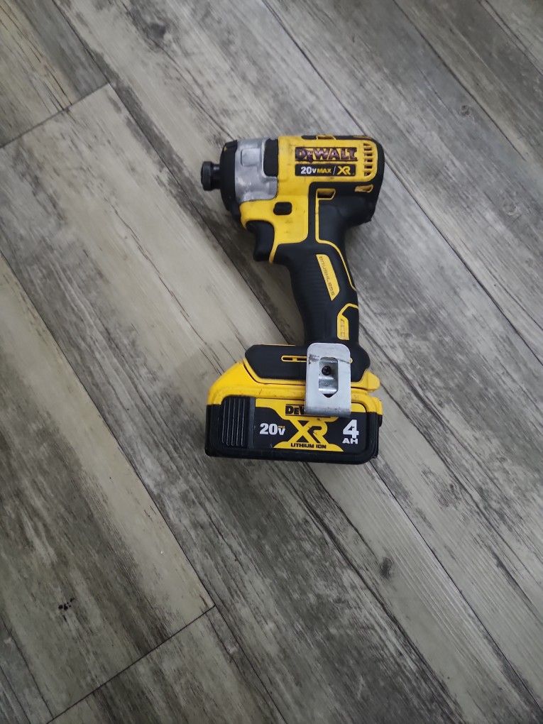 Dewalt 20v Impact Driver With Battery