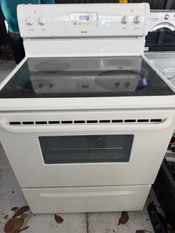 Kenmore White Electric Range with Glass Cooktop