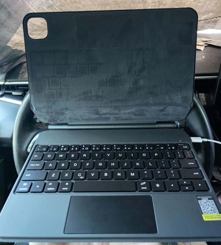 Apple Tablet Keyboard/Mag Case