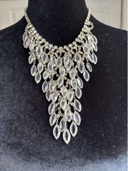 Rhinestone necklace with clear crystals