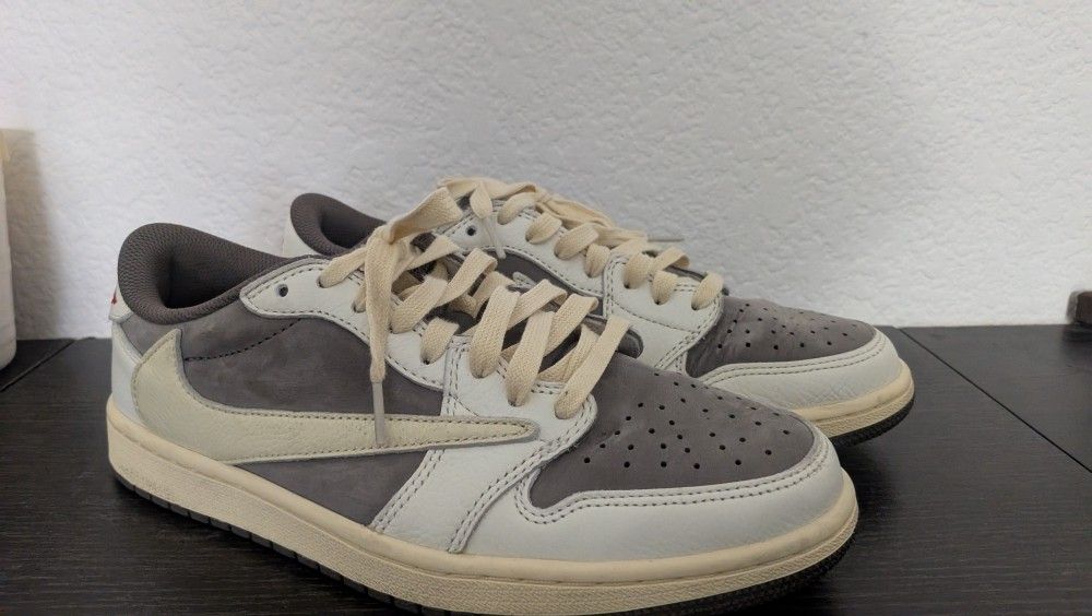 Travis Scott Jordan 1 Low Reverse Mocha (M9)
