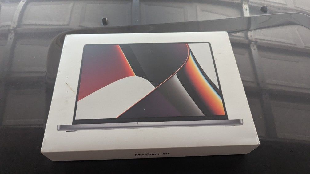 16-In MacBook Pro Box