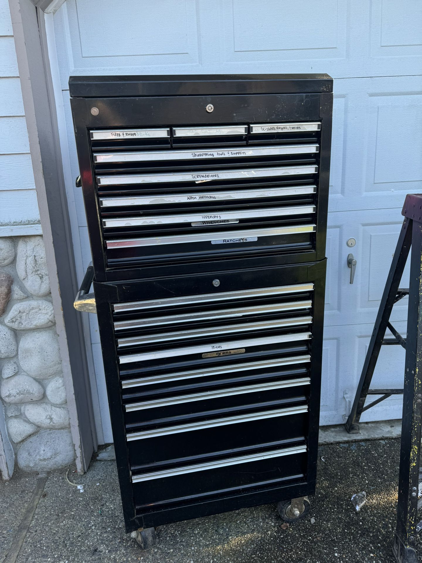 US General Tool Chest on wheels and top chest 22” x 27”