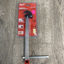 MILWAUKEE 2-1/2” BASIN WRENCH 