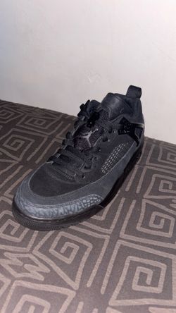 Jordan spizikes low. men’s shoe