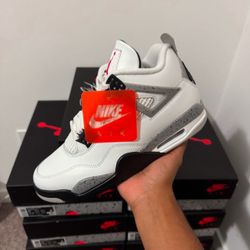 Jordan 4s Men’s New 8.5 White Cement 