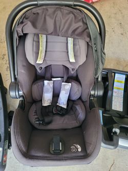 Graco Baby Seat With 2 Base
