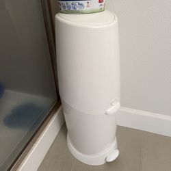 Playtex Diaper Genie Pail+3 new refills