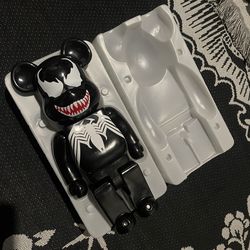 Venom 400% size Bearbrick