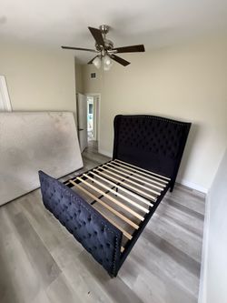 Queen Set Mattress Included