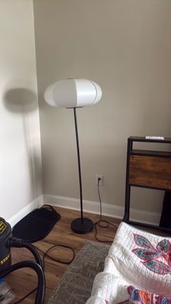 Standing accent lamp