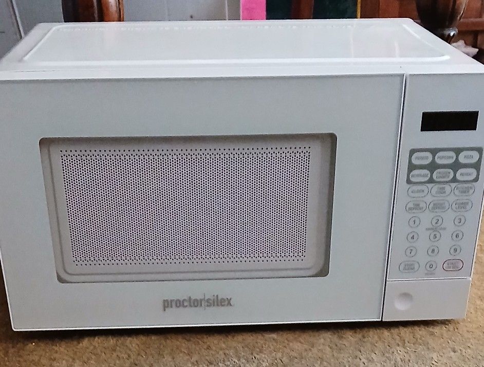 Small 700 Watt Microwave New $20
