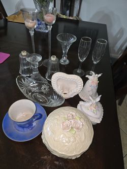 Decorative Glass & Porcelain Lot 