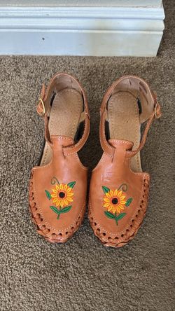 Women’s shoes size 9