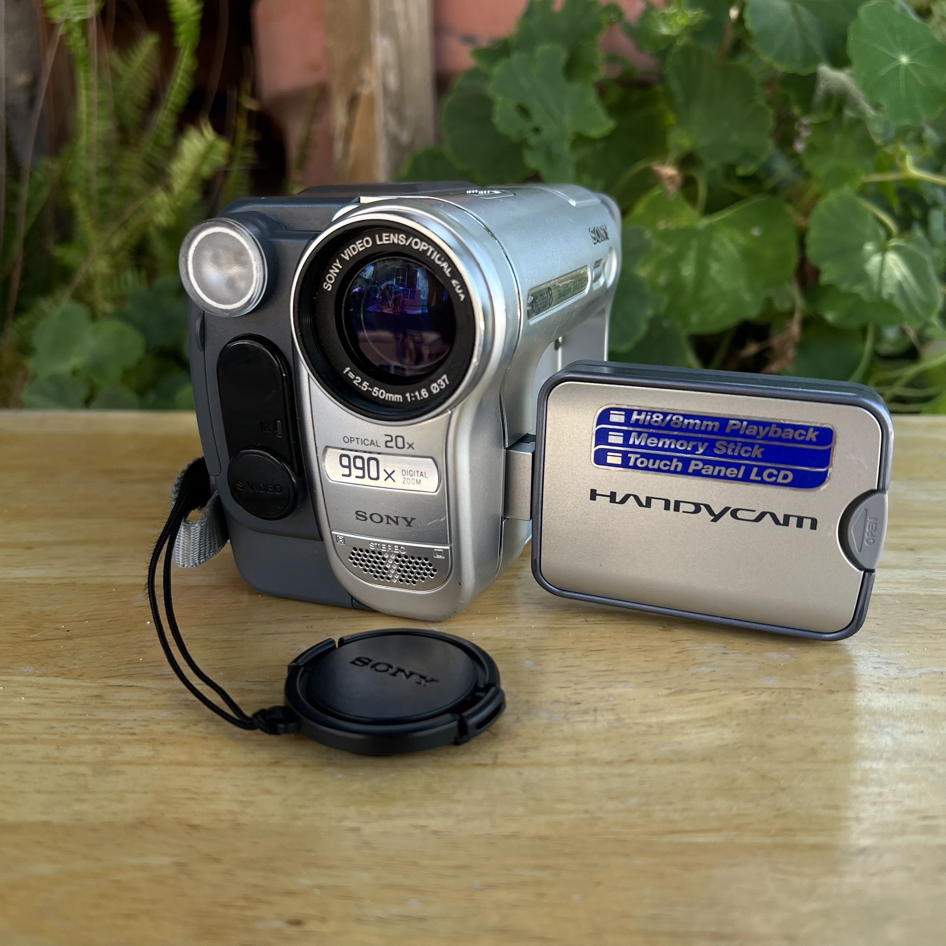 Sony DCR-TRV460 Digital Handycam Camcorder