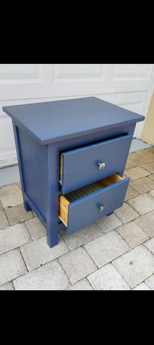 2 Drawer End Table