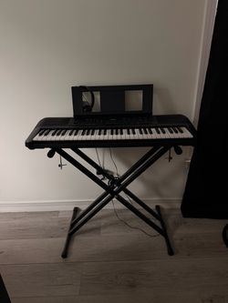 Yamaha Electric Keyboard with Stand