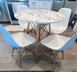 Compact Dining Room Table - 5 piece Round Table with 4 Chairs