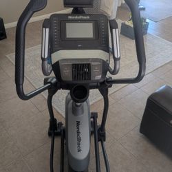 Nordic Track Elite 10.9i Elliptical