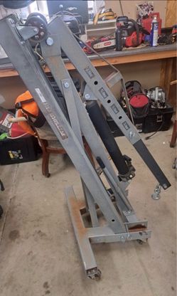 Cherry picker engine hoist