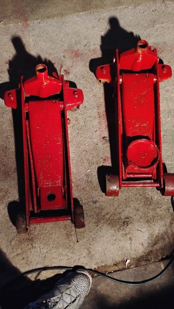 Two Vintage Snap-On 2 1/2 Ton Floor Jacks Needs TLC
