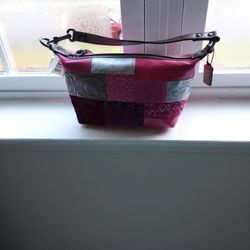 COACH  NEW  MULTICOLORED PATCHWORK PURSE.$35.00