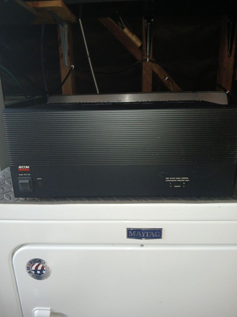 Adcom 555 Amplifier
