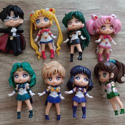 8 Sailor Moon Characters Figures Without Stand ( Missing Stand/Base)