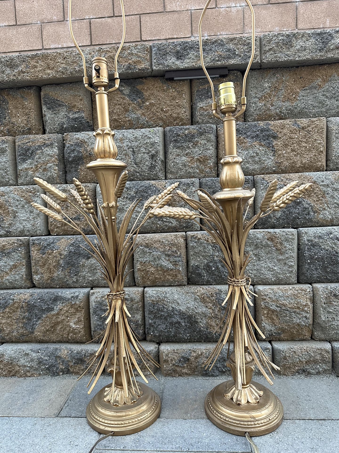 Genuine Hollywood Regency Mid-Century Modern Frederick Cooper Wheat Sheath Lamps Bundle Of Two Gold