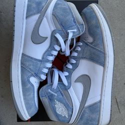 Air Jordan 1 Retro High OG ‘Hyper Royal’