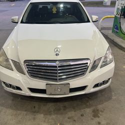 2010 Mercedes E350 4 Matic