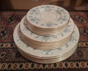 Castleton China Caprice Set of 18 pc Dinnerware Set 3 place Setting