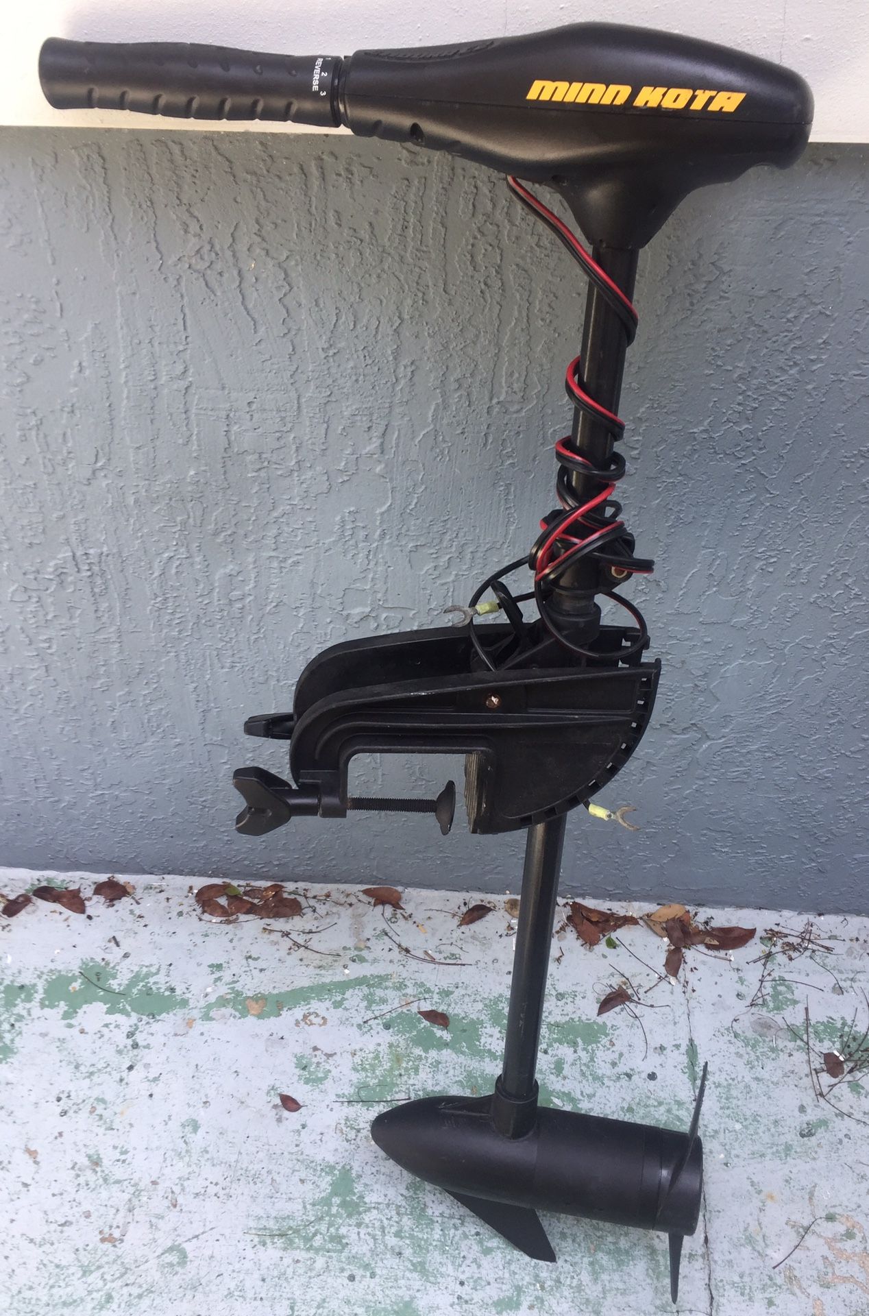 Trolling Motor Minn Kota 30 lbs thrust, Fits Kayak, Canoe, Boat. for Sale in Lake Worth, FL