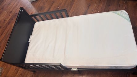 Toddler bed