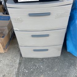 3 Plastic Drawers 