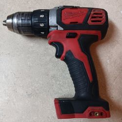 Milwaukee 20 volt cordless 1/2 in drill driver tool only works great 