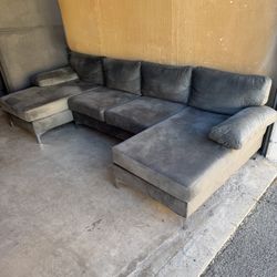 Sectional couch