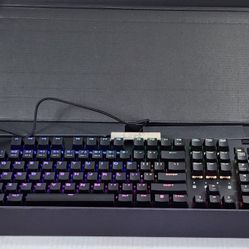 EVGA Z15 RGB Gaming Keyboard, RGB Backlit LED, Hotswappable Mechanical #754