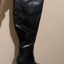 Black Crocodile Boots