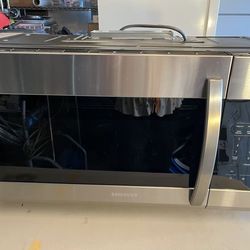 Samsung Over the range Brand New Microwave. L30’ . W15’ . H15’. Baldwin Park City